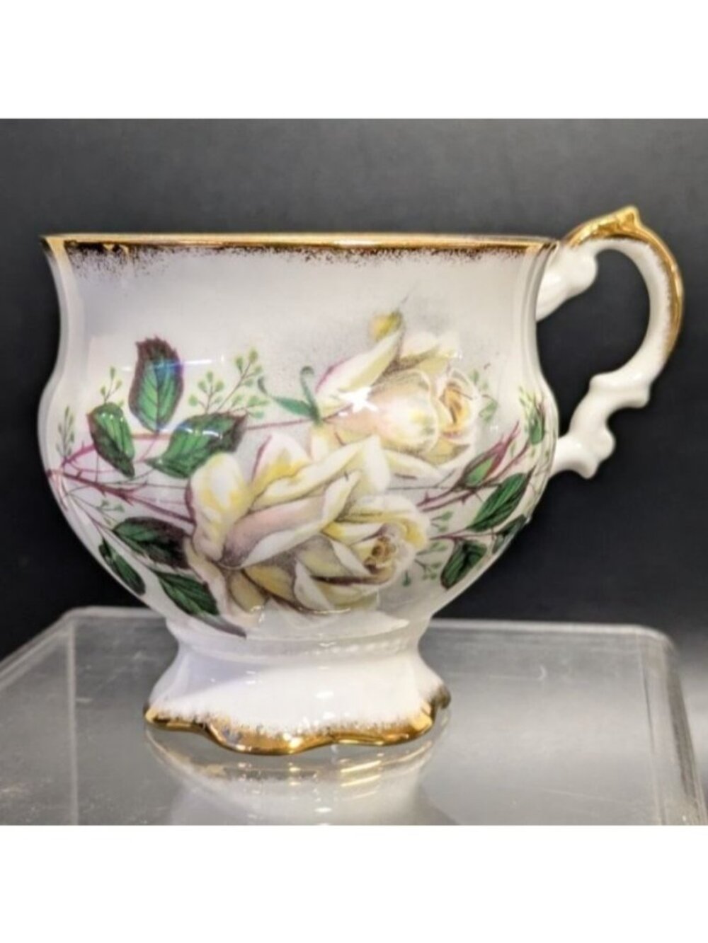 Elizabethan Bone China Tea Cup White Rose Floral Gold Trim Vintage England